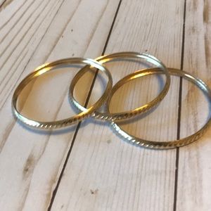 Vintage- Gold colored bangle bracelets